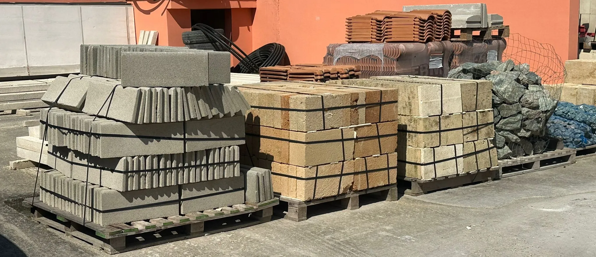 Blocchi in calcestruzzo e materiali per edilizia pesante a Taranto